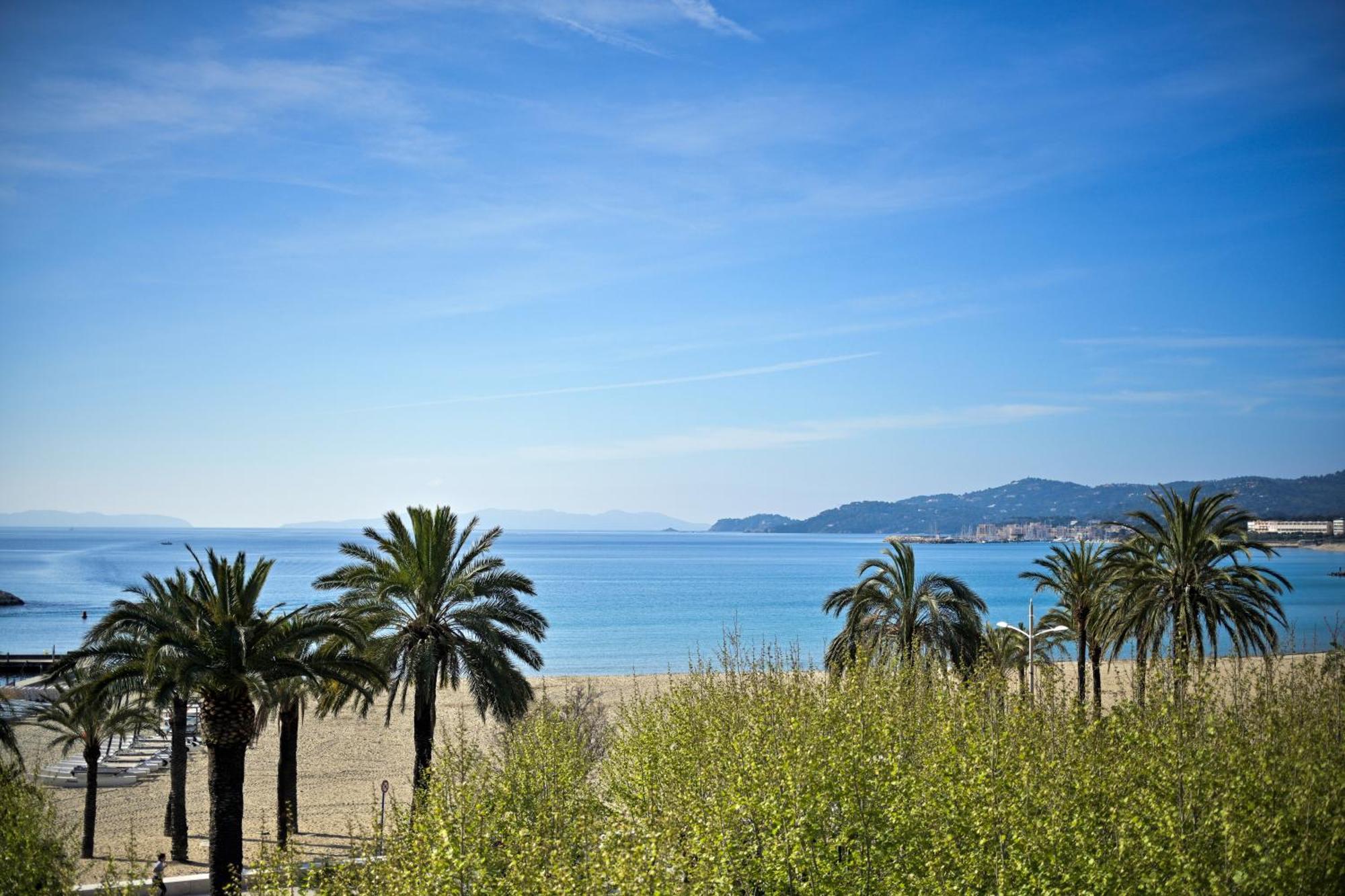 Hotel Espadon Bleu Le Lavandou Exteriör bild