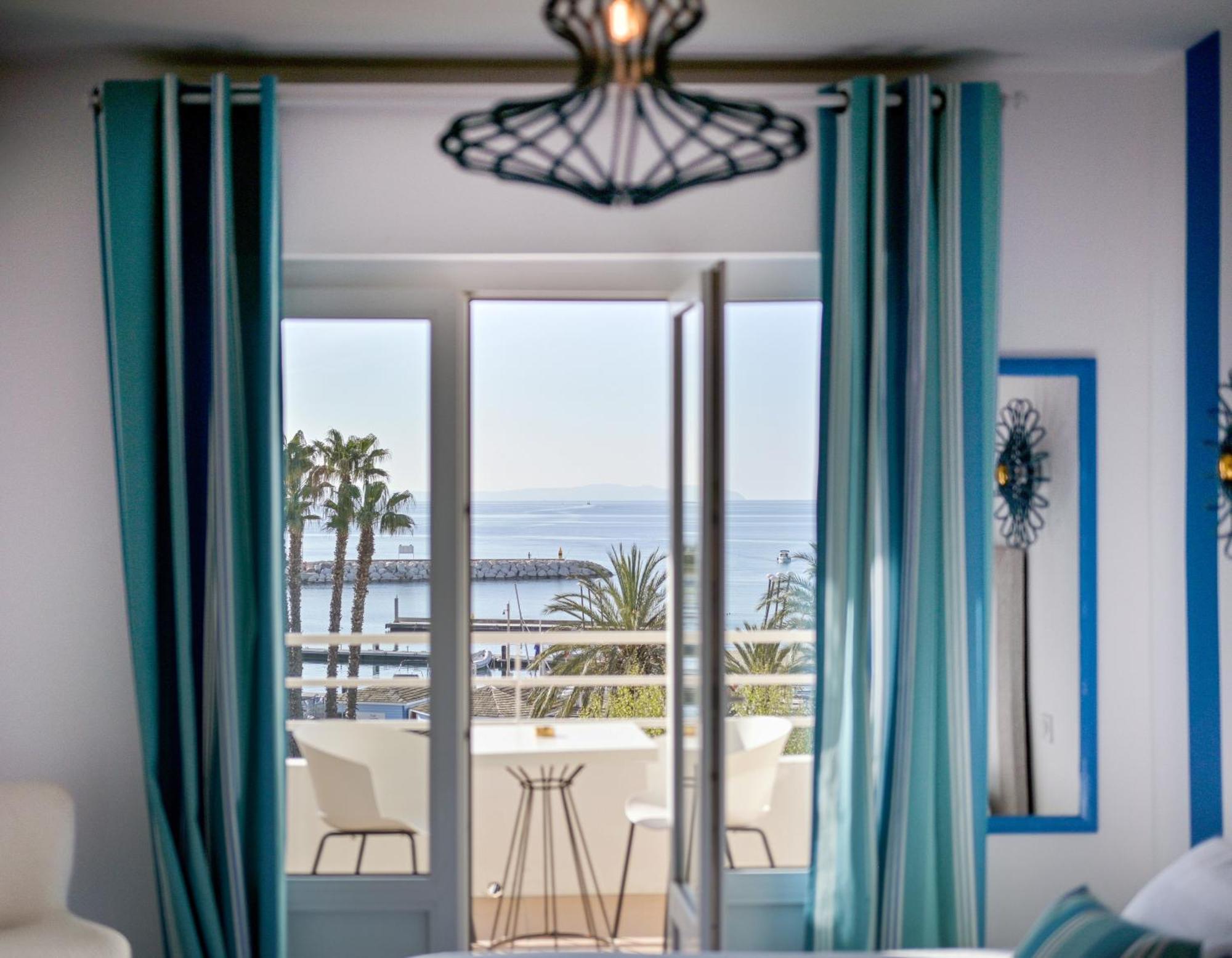 Hotel Espadon Bleu Le Lavandou Exteriör bild