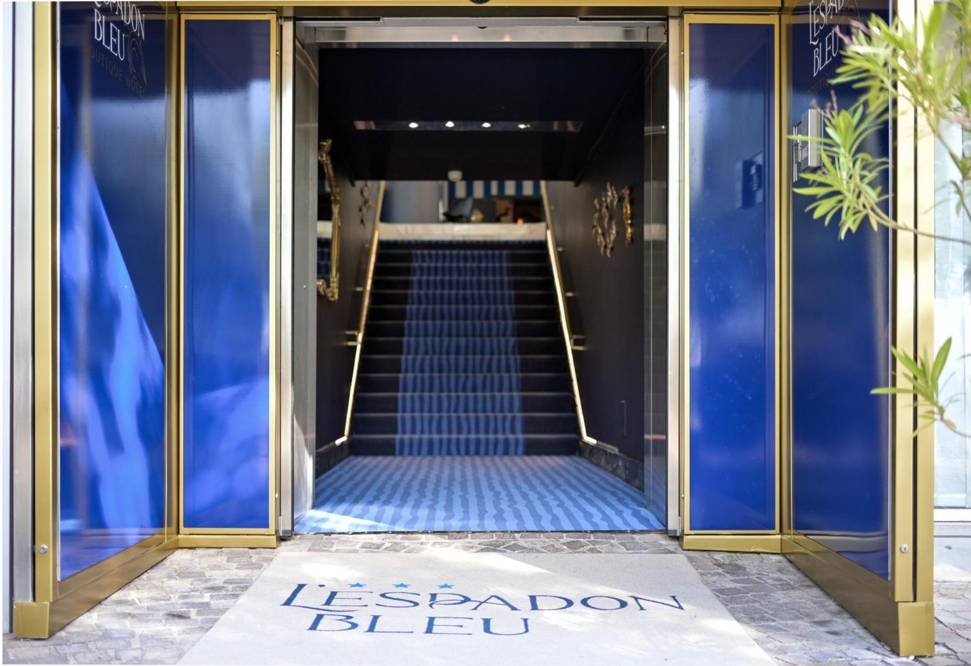 Hotel Espadon Bleu Le Lavandou Exteriör bild
