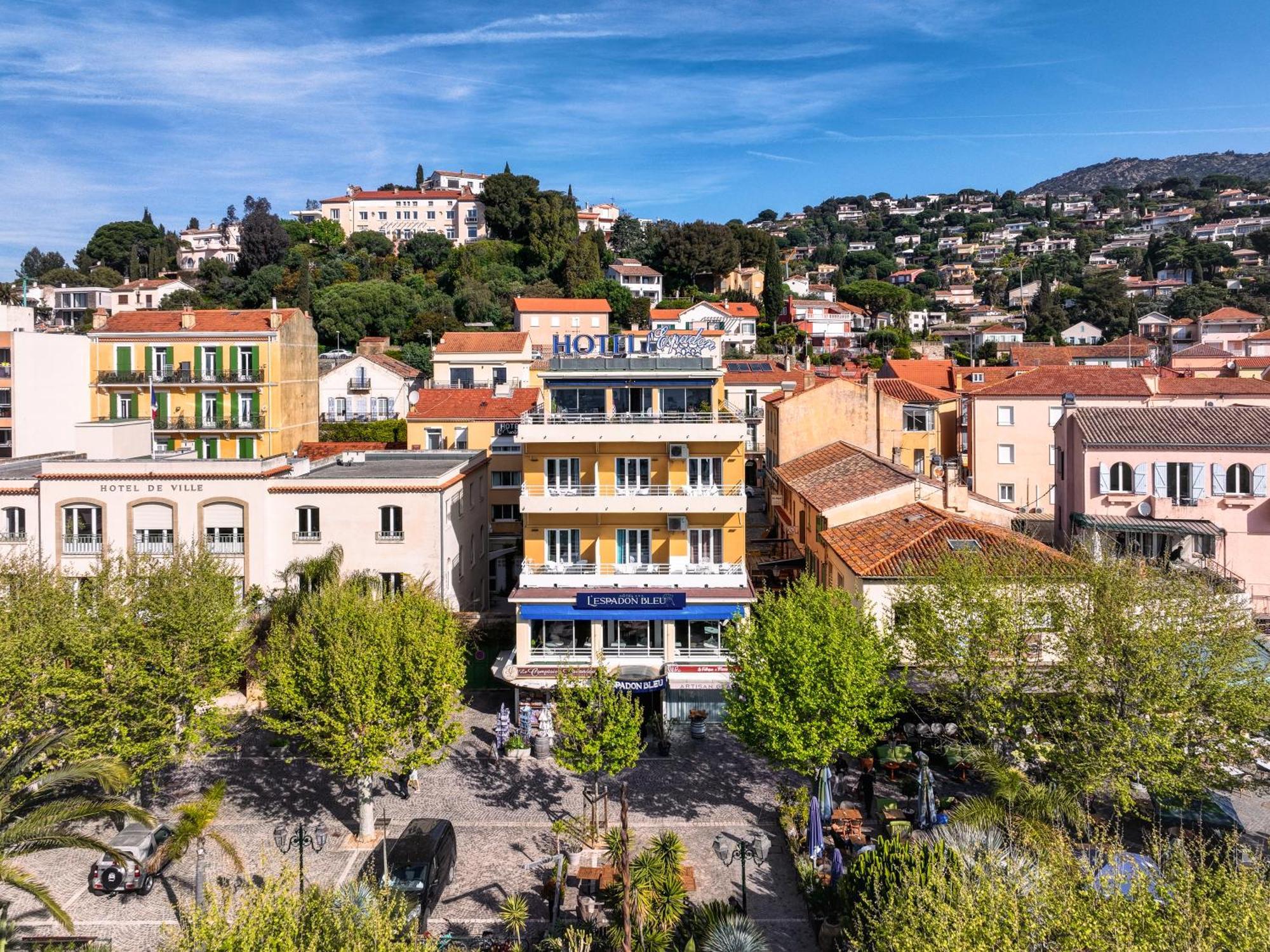 Hotel Espadon Bleu Le Lavandou Exteriör bild
