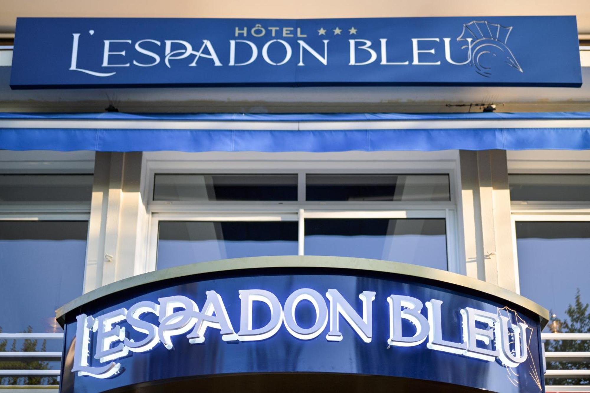 Hotel Espadon Bleu Le Lavandou Exteriör bild