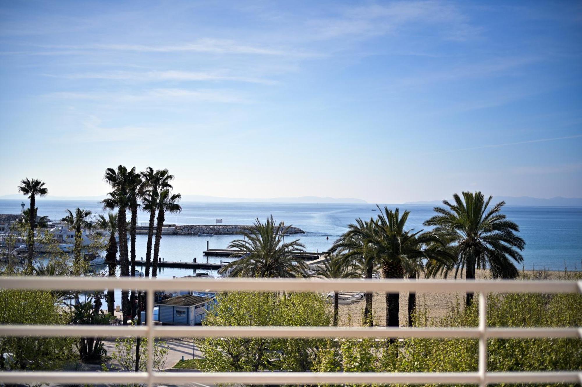 Hotel Espadon Bleu Le Lavandou Exteriör bild