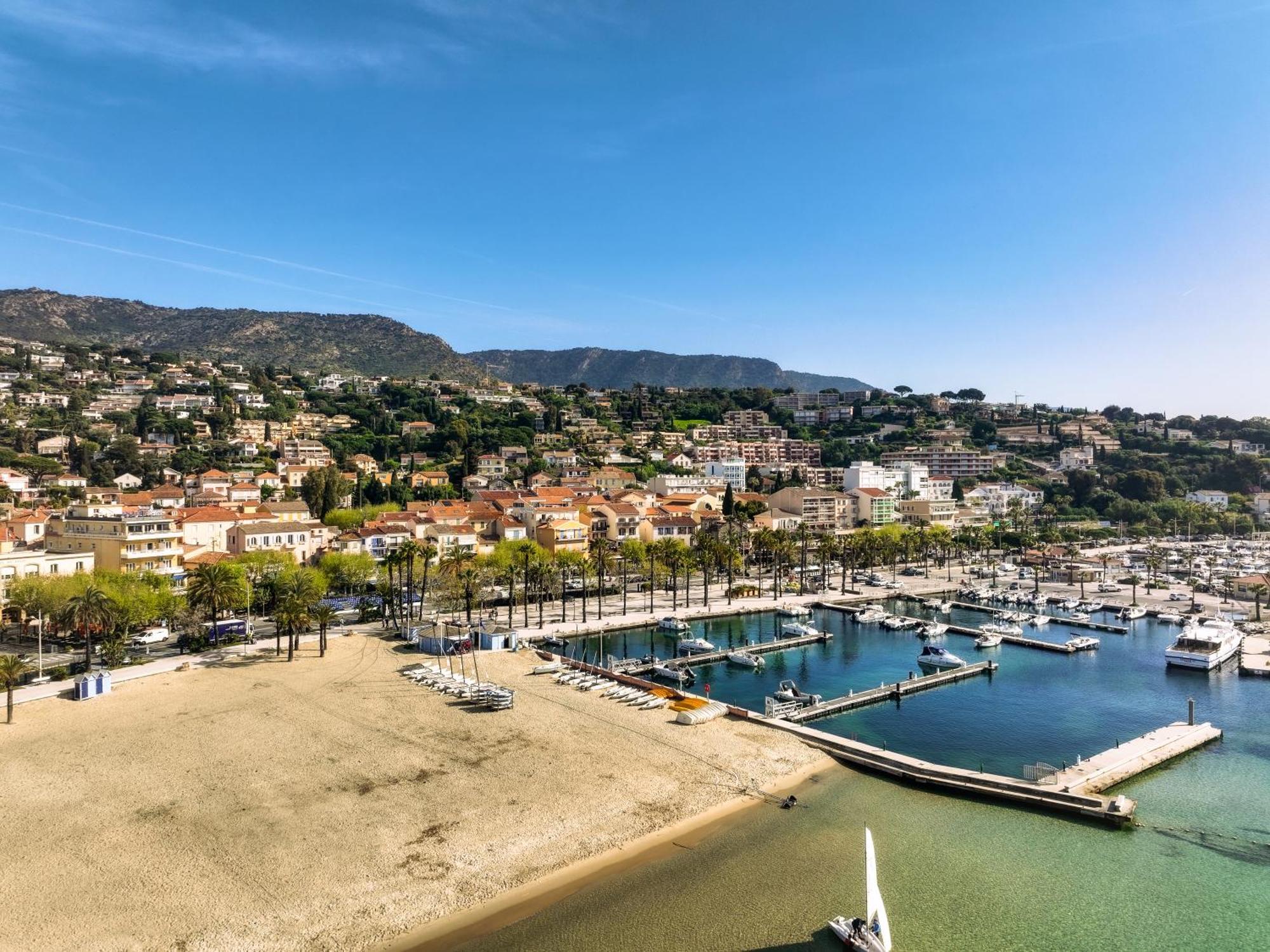 Hotel Espadon Bleu Le Lavandou Exteriör bild