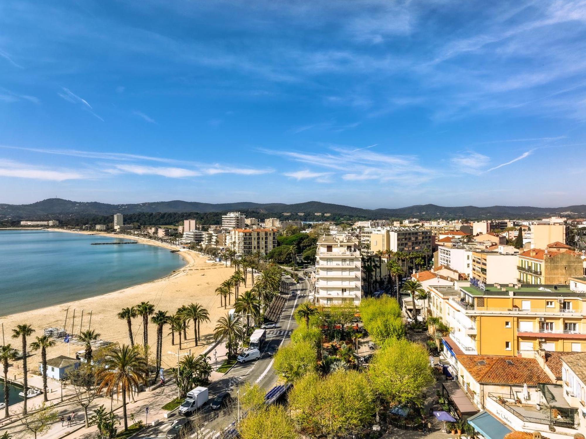 Hotel Espadon Bleu Le Lavandou Exteriör bild