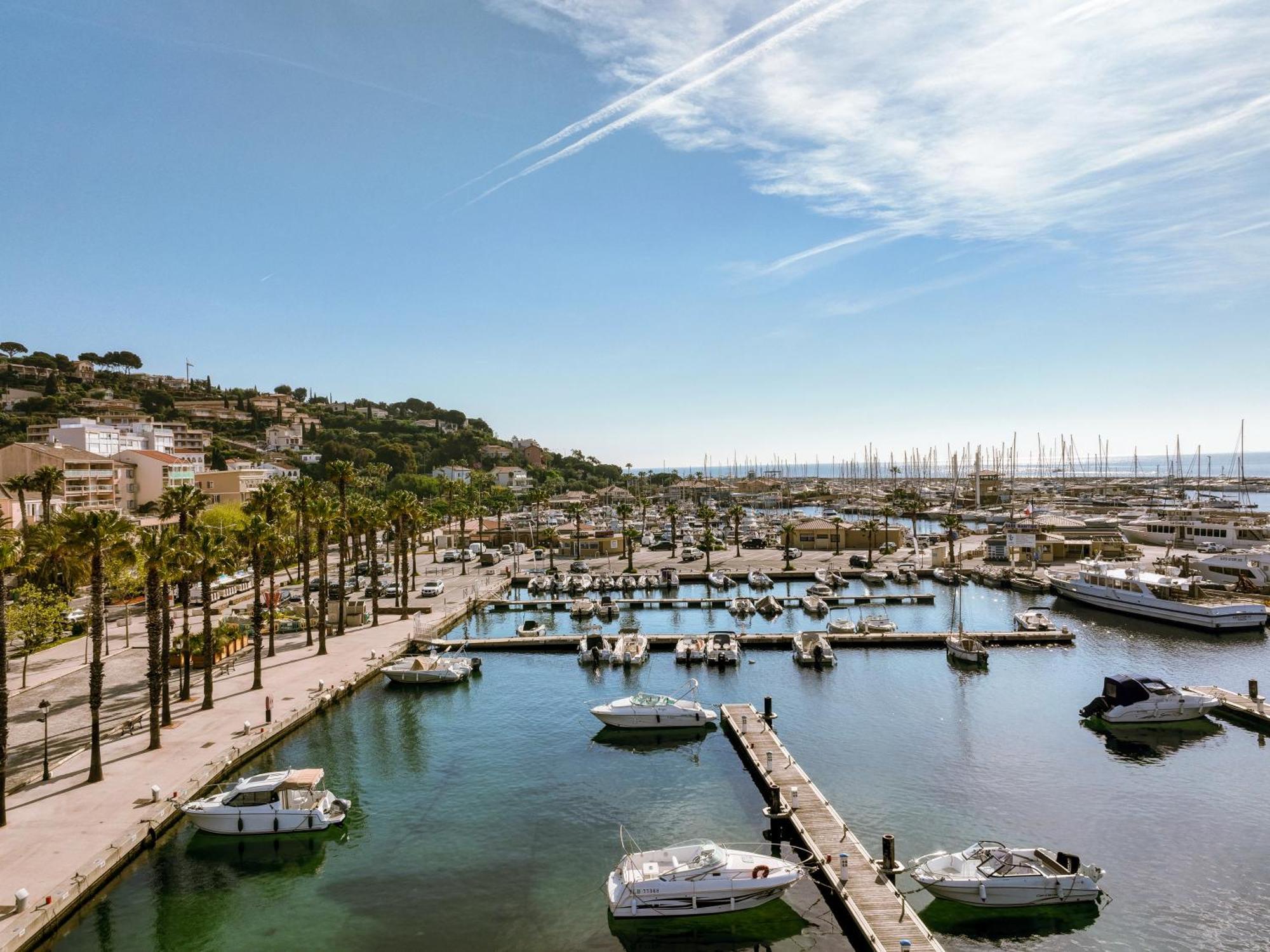 Hotel Espadon Bleu Le Lavandou Exteriör bild