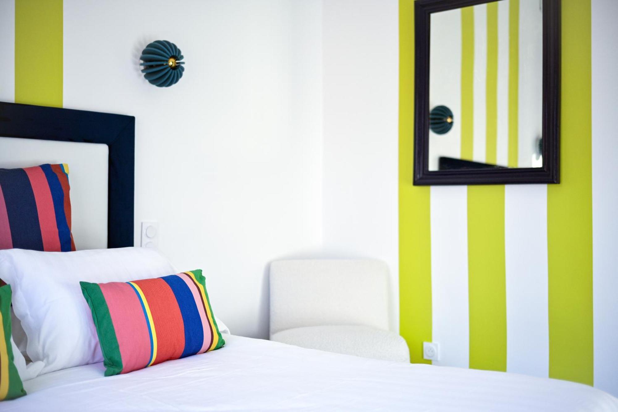 Hotel Espadon Bleu Le Lavandou Exteriör bild