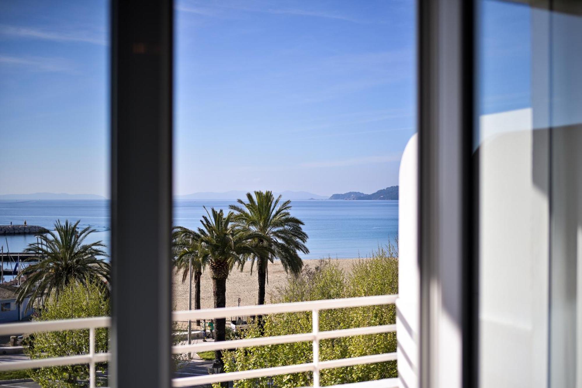 Hotel Espadon Bleu Le Lavandou Exteriör bild