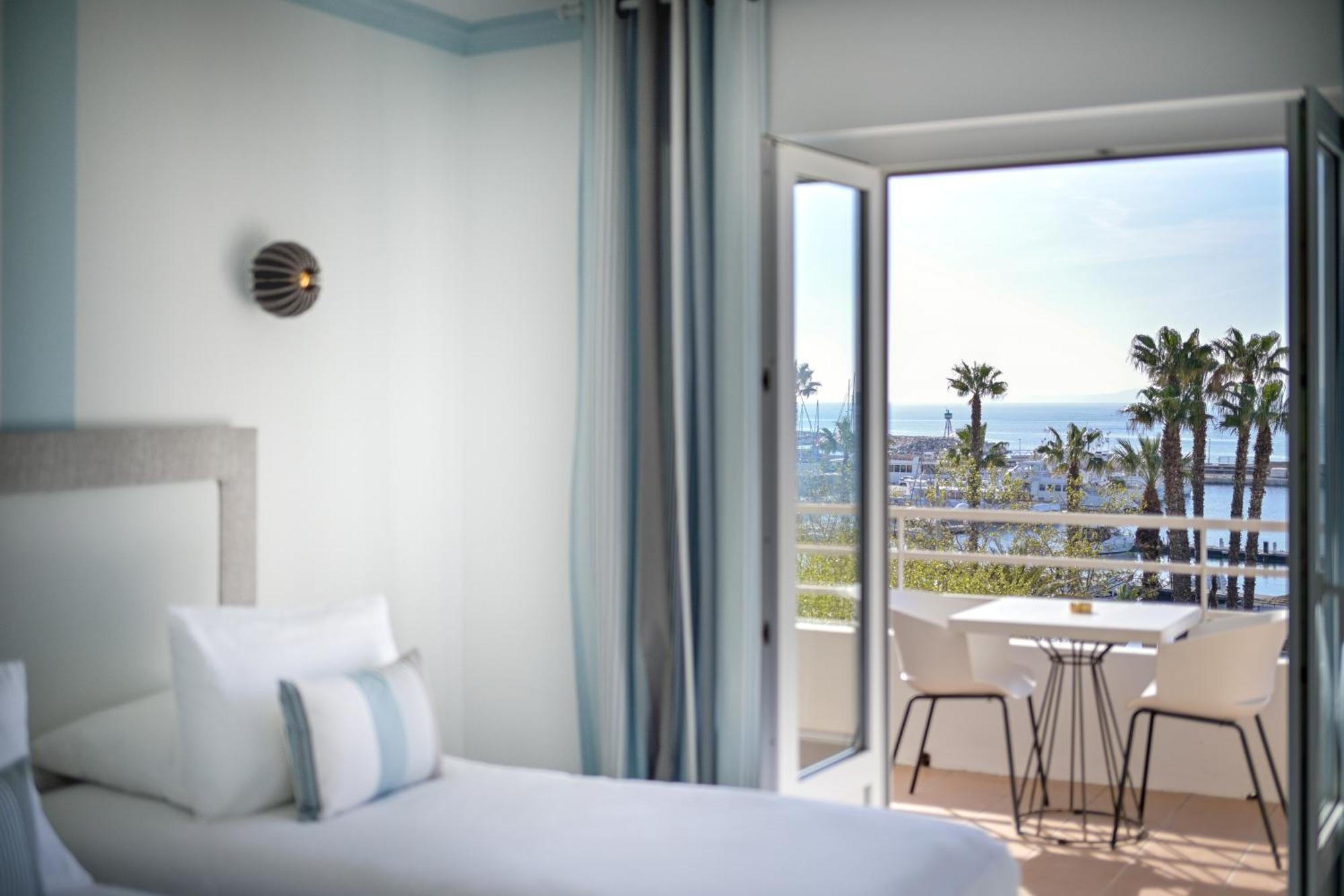 Hotel Espadon Bleu Le Lavandou Exteriör bild