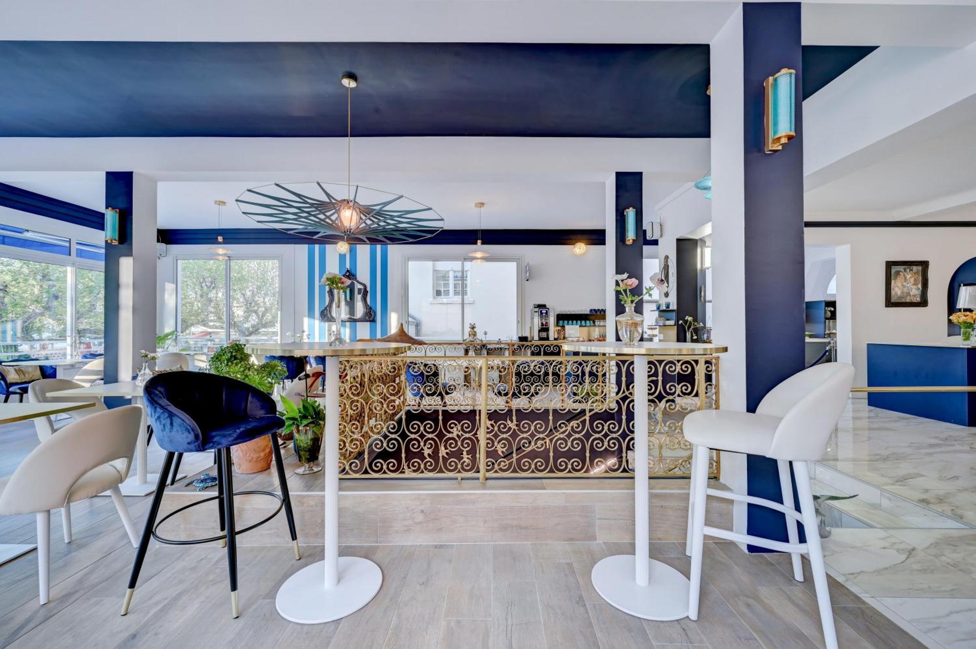Hotel Espadon Bleu Le Lavandou Exteriör bild