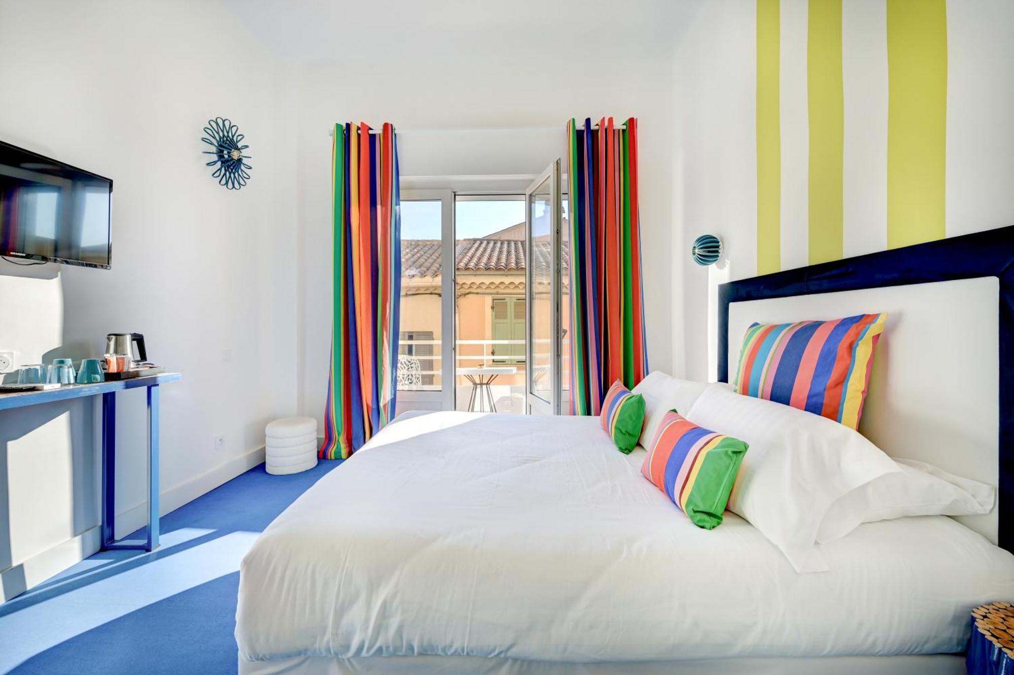 Hotel Espadon Bleu Le Lavandou Exteriör bild